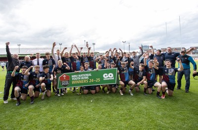 050525 - Cardiff Quins v Llanishen - U18 Bowl Final - Boys U18s Finals Day - Cardiff Quins lift the bowl
