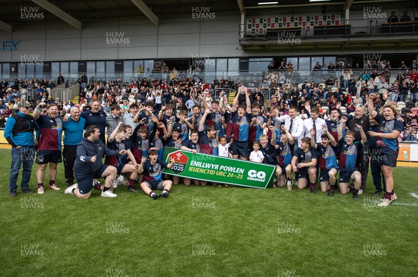 050525 - Cardiff Quins v Llanishen - U18 Bowl Final - Boys U18s Finals Day - Cardiff Quins lift the bowl
