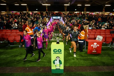 061225 - Cardiff Quins v Nelson Belles - WRU Girls U16 Hub Final - The players take the field