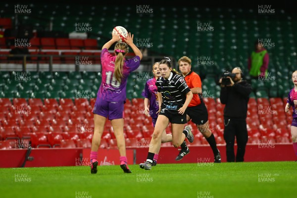 061225 - Cardiff Quins v Nelson Belles - WRU Girls U16 Hub Final - Cardiff Quins (Pink) take on Nelson Belles (Black) 
