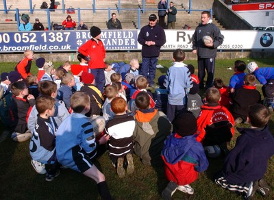 180203 - Cardiff RFC Kids Coaching - Six and seven year olds listen to advice