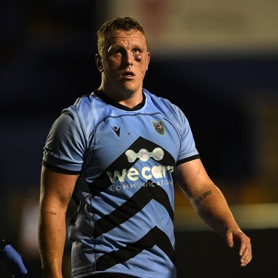 180925 - Cardiff RFC v Carmarthen Quins - Super Rygbi Cymru - Ben Fry of Cardiff leaves the field after picking up an injury