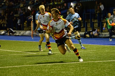 180925 - Cardiff RFC v Carmarthen Quins - Super Rygbi Cymru - Thomas Williams of Carmarthen runs in to score a try