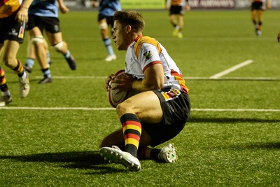 180925 - Cardiff RFC v Carmarthen Quins - Super Rygbi Cymru - Thomas Williams of Carmarthen runs in to score a try