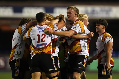 180925 - Cardiff RFC v Carmarthen Quins - Super Rygbi Cymru - Elis Price of Carmarthen celebrates with team mates at full time after kicking the winning conversion