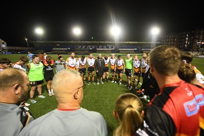 180925 - Cardiff RFC v Carmarthen Quins - Super Rygbi Cymru - Carmarthan huddle at full time