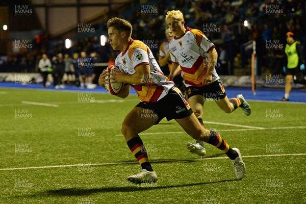 180925 - Cardiff RFC v Carmarthen Quins - Super Rygbi Cymru - Thomas Williams of Carmarthen runs in to score a try