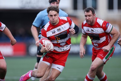 011125 - Cardiff RFC v Llandovery RFC - Super Rygbi Cymru - Tomi Lewis of Llandovery 