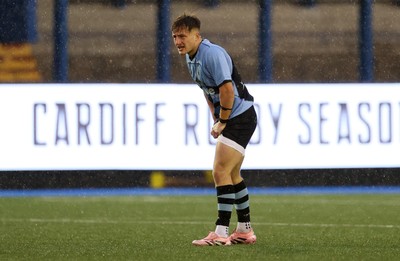 011125 - Cardiff RFC v Llandovery RFC - Super Rygbi Cymru - Ben Coomer of Cardiff 