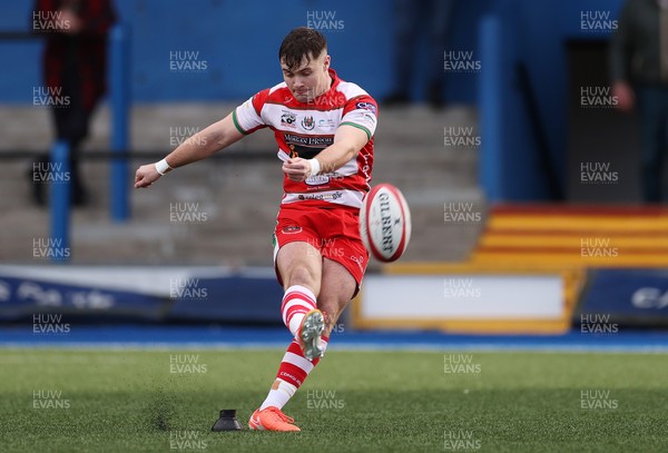 011125 - Cardiff RFC v Llandovery RFC - Super Rygbi Cymru - Steffan-Jac Jones of Llandovery kicks the conversion