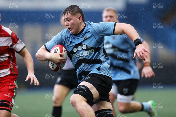 011125 - Cardiff RFC v Llandovery RFC - Super Rygbi Cymru - Evan Rees of Cardiff 