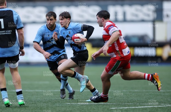 011125 - Cardiff RFC v Llandovery RFC - Super Rygbi Cymru - Matty Young of Cardiff 