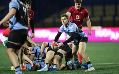 160126 - Cardiff RFC v Wales U20, Friendly match - Joe Williams of Cardiff RFC feeds the ball out