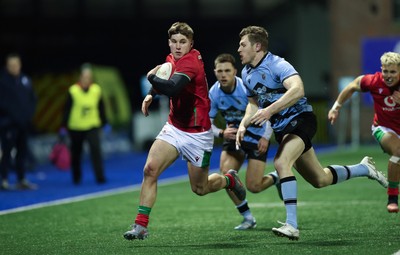 160126 - Cardiff RFC v Wales U20, Friendly match - Seffan Emanuel of Wales breaks away