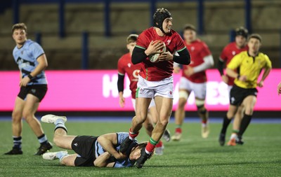 160126 - Cardiff RFC v Wales U20, Friendly match - Osian Darwin-Lewis of Wales breaks for the line