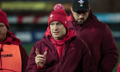 160126 - Cardiff RFC v Wales U20, Friendly match - Wales u20 head coach Richard Whiffin speaks to the players  at the end of the match