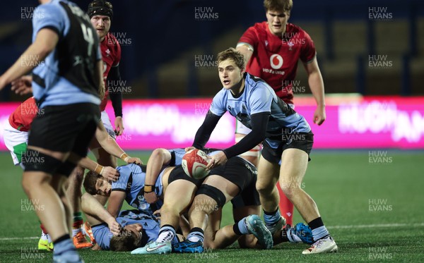 160126 - Cardiff RFC v Wales U20, Friendly match - Joe Williams of Cardiff RFC feeds the ball out