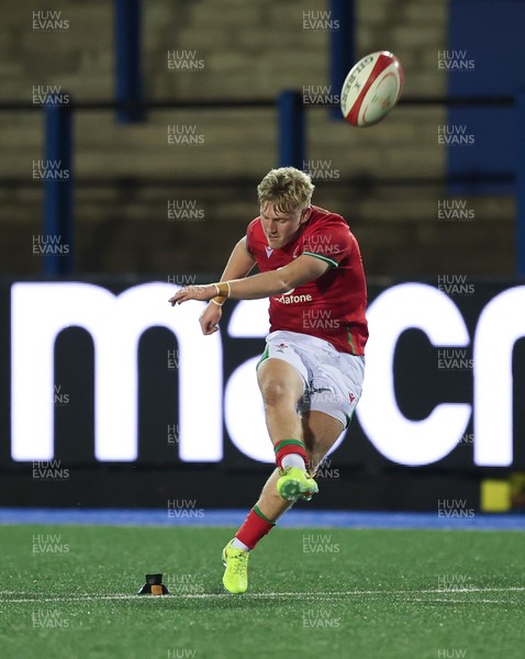160126 - Cardiff RFC v Wales U20, Friendly match - Lloyd Lucas of Wales kicks conversion