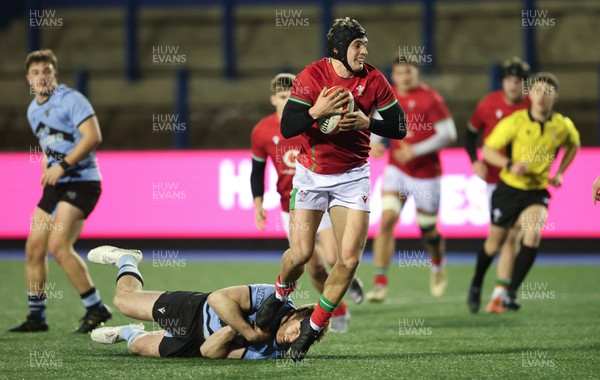160126 - Cardiff RFC v Wales U20, Friendly match - Osian Darwin-Lewis of Wales breaks for the line