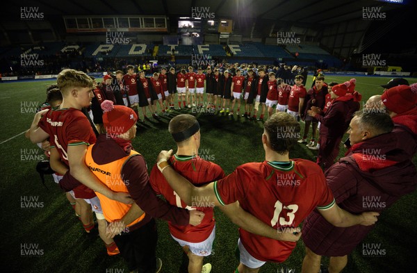 160126 - Cardiff RFC v Wales U20, Friendly match - The Wales team huddle up at the end of the match