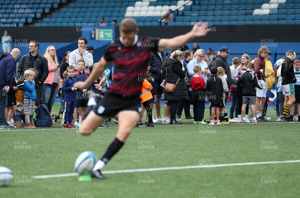 010922 - Cardiff Rugby Open Training Session at Summerfest - Fans watch Rhys Priestland kick