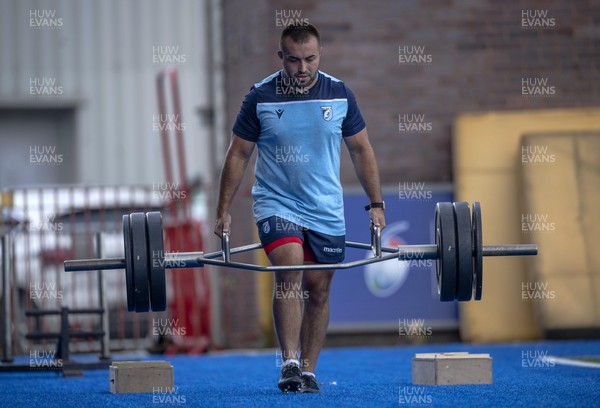 200721 - Cardiff Rugby Preseason - Liam Belcher during training