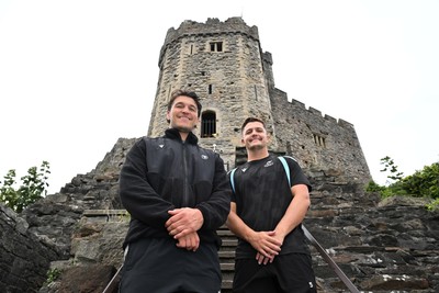 290926 - Cardiff Rugby Press Conference - Picture shows Cardiff Rugby players Callum Sheedy and Teddy Williams (left) outside Cardiff Castle in Cardiff, Wales during a press conference ahead of their sides URC match against Zebre