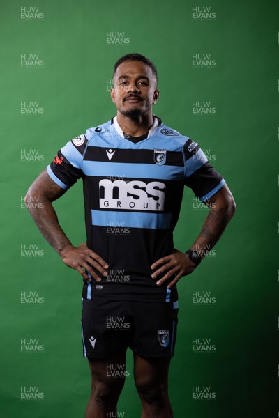 150922 - Cardiff Rugby Squad Portraits - Rey Lee-Lo