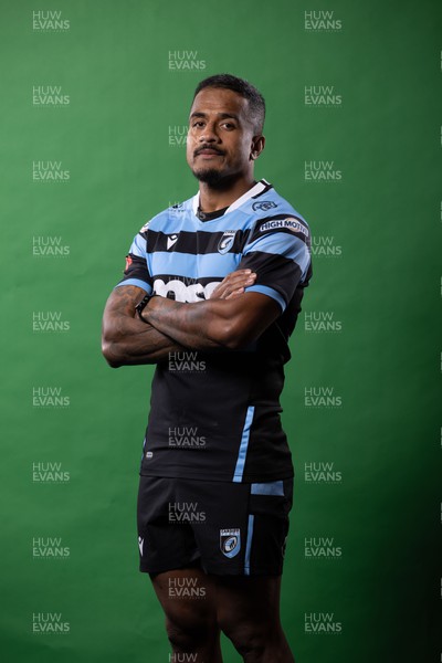 150922 - Cardiff Rugby Squad Portraits - Rey Lee-Lo