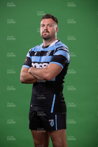 300822 - Cardiff Rugby Squad Portraits - Owen Lane