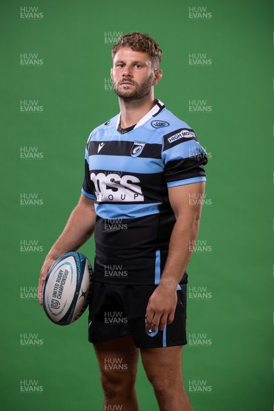 300822 - Cardiff Rugby Squad Portraits - Thomas Young