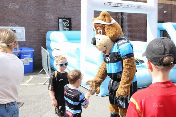 060925 - Cardiff Rugby v Richmond - Preseason Friendly - Cardiff Rugby hosts the annual Summerfest for fans and supporters of all ages before the game