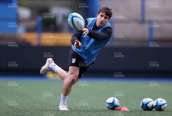 080424 - Cardiff Rugby Training - Gonzalo Bertranou 