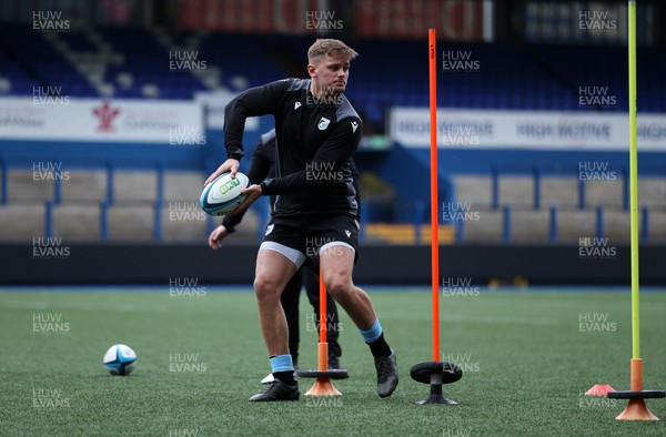 080424 - Cardiff Rugby Training - Alex Mann