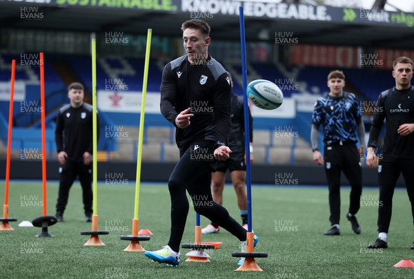 080424 - Cardiff Rugby Training - Josh Adams