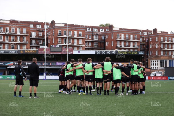 150922 - Cardiff Rugby Training - Team huddle during training ahead of their opening home match against Munster
