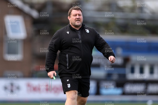 150922 - Cardiff Rugby Training - Head Coach Dai Young during training ahead of their opening home match against Munster
