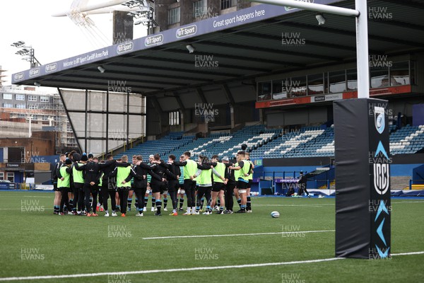 170222 - Cardiff Rugby Training - Cardiff team huddle during training ahead of their Guinness PRO14 game against Zebre Rugby