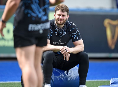 230424 - Cardiff Rugby Training - Thomas Young of Cardiff