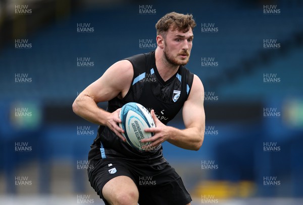 230822 - International players return to training at Cardiff Rugby - James Ratti during training