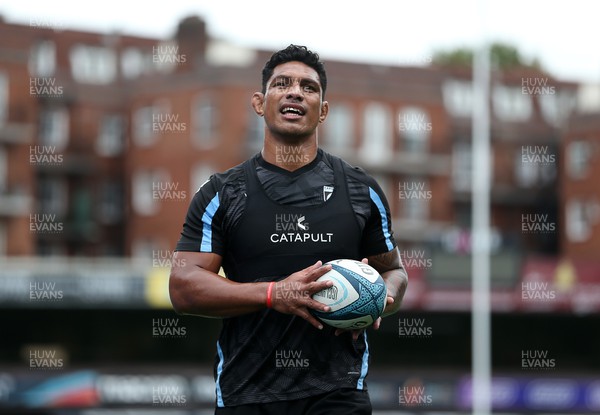 230822 - International players return to training at Cardiff Rugby - Lopeti Timani during training