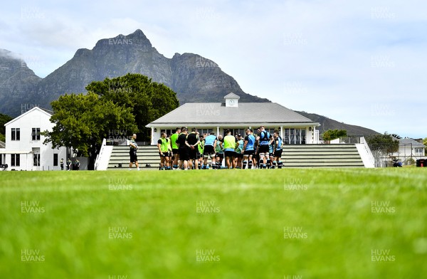 231121 - Cardiff Rugby Training - A general view of Cardiff Rugby training at Bishops, Cape Town