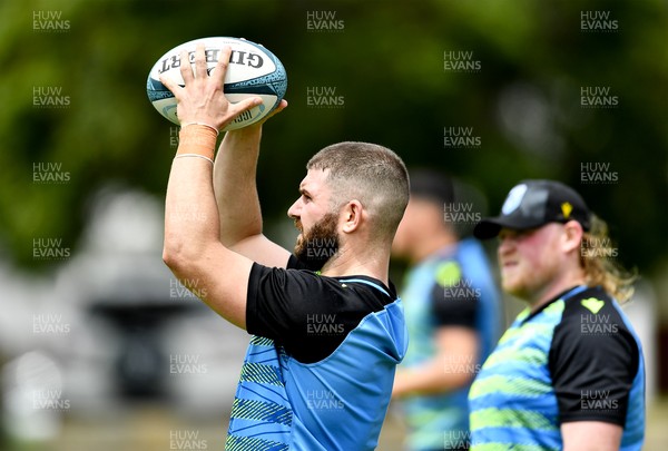 231121 - Cardiff Rugby Training - Kirby Myhill during training
