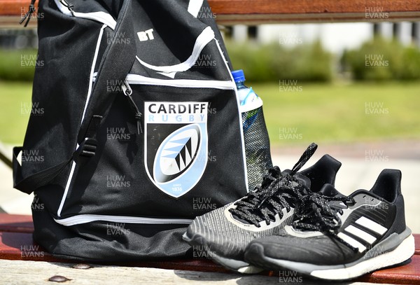 231121 - Cardiff Rugby Training - Ben Thomas Cardiff Rugby kit bag