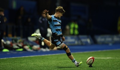 110126 - Cardiff Rugby U18s v Ospreys U18, WRU U18 Regional Age Grade Championship - Isaac Manning Burke of Cardiff Rugby