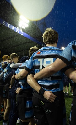 110126 - Cardiff Rugby U18s v Ospreys U18, WRU U18 Regional Age Grade Championship -  Cardiff players huddle up at the end of the match