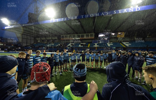 110126 - Cardiff Rugby U18s v Ospreys U18, WRU U18 Regional Age Grade Championship -  Cardiff players huddle up at the end of the match