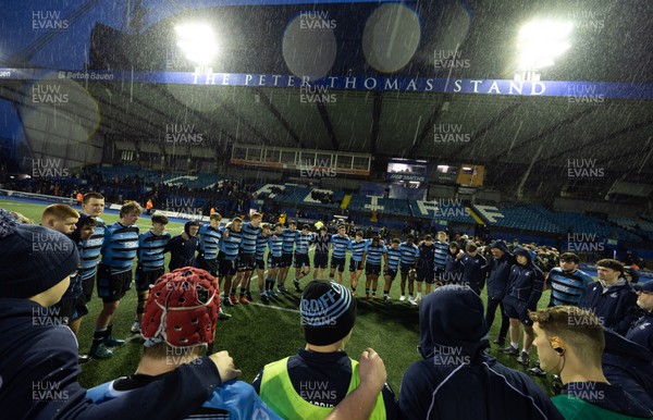 110126 - Cardiff Rugby U18s v Ospreys U18, WRU U18 Regional Age Grade Championship -  Cardiff players huddle up at the end of the match