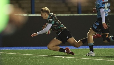 120226 - Cardiff Rugby U18 v Ospreys U18, WRU Regional Age Grade Championship Final - Alfie Selby of Ospreys races in to score try