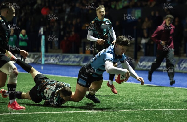 120226 - Cardiff Rugby U18 v Ospreys U18, WRU Regional Age Grade Championship Final - Ioan Leyshon of Cardiff charges through to score try